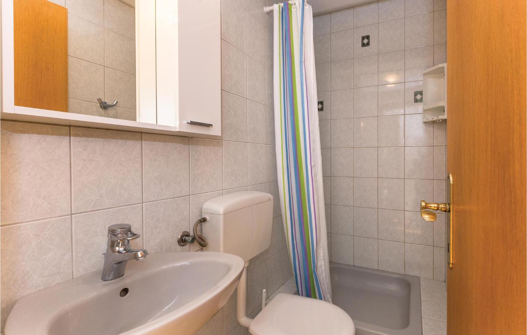 3 Bedroom Amazing Apartment In มาคาร์สกา ภายนอก รูปภาพ